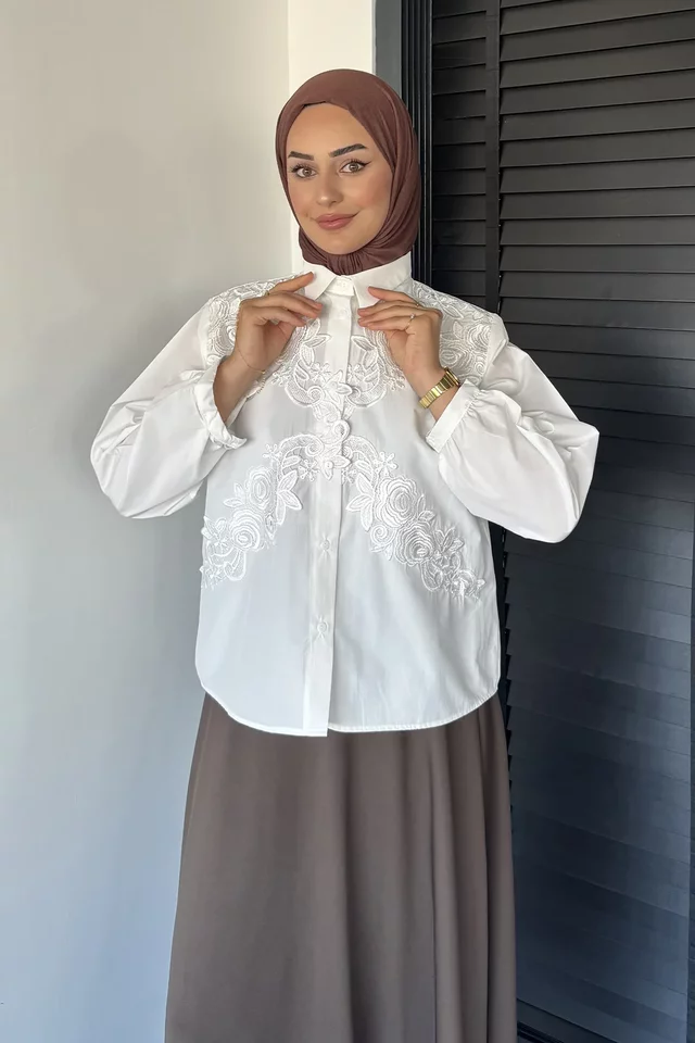Nakış İşlemeli Uzun Kol Tesettür Gömlek