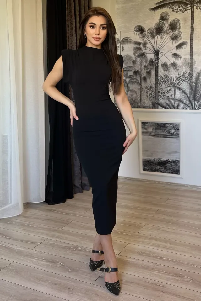 Omuz Vatkalı Yırtmaç Detaylı Uzun Elbise Siyah