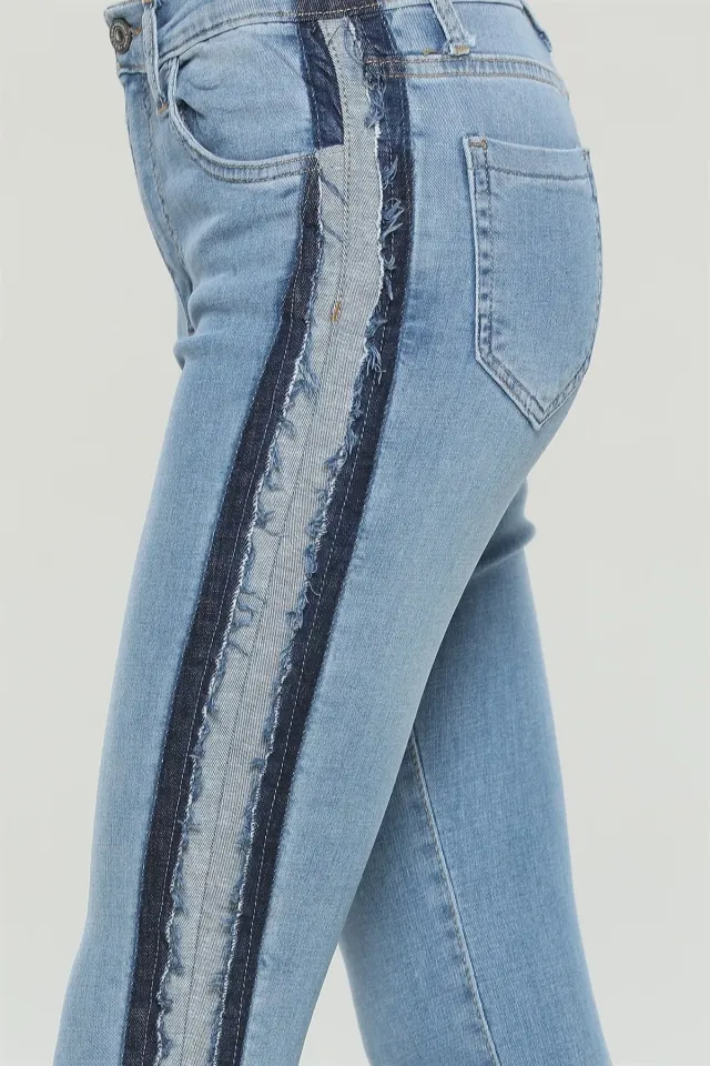 Püskülü Enzim Yıkamalı Jeans Pantolon Açıkmavi