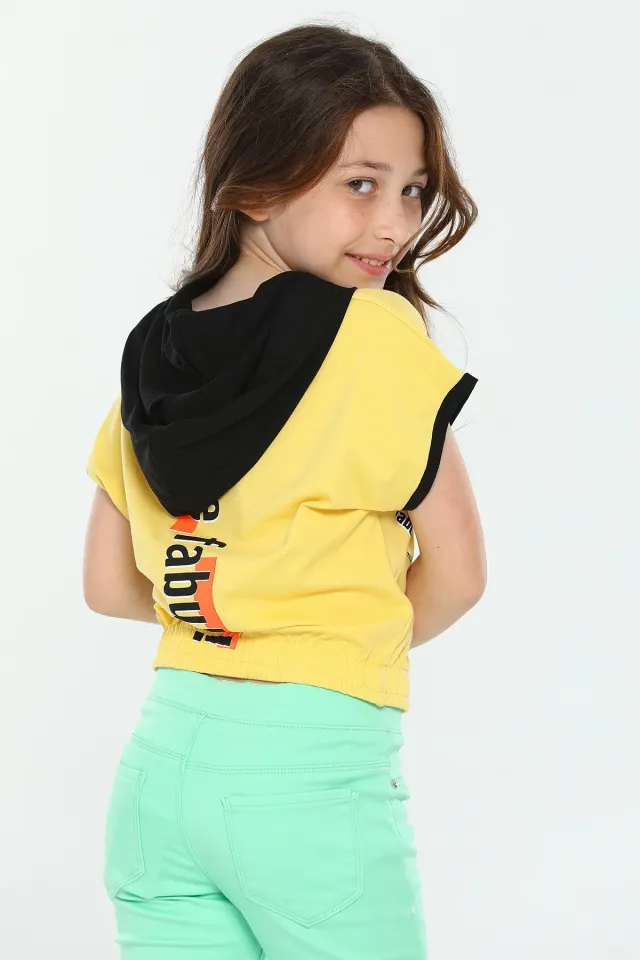Kız Çocuk Likralı Kapüşonlu Bel Detaylı Baskılı T-shirt Sarı