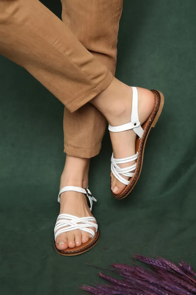 Şeritli Kemerli Kadın Sandalet Beyaz