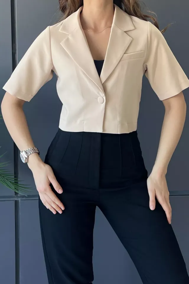Tek Düğmeli Cep Detaylı Kadın Kısa Kol Blazer Ceket Bej